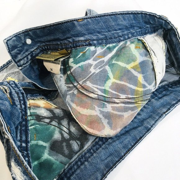 LANCA PERFUME WOMEN SZ 36 DENIM DISTRESSED SHORTS 2” INSEAM ZIP SIDE VENTS LOGO - Picture 7 of 10